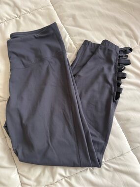 Yogalicious Gray Blue Yoga Leggings with Subtle Logo